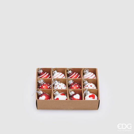 Confezione di 12 palline in vetro con decoro mix cuori di colore rosso e bianco con diametro di 3 cm. In negozio e online su tuttochic.live