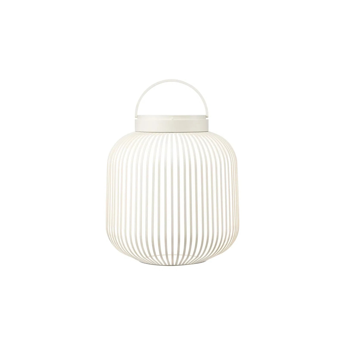 Lanterna LED mobile da tavolo LITO M di Blomus color Grigio Seta, caratterizzata da un design scandinavo minimale a listelli verticali su sfondo bianco.