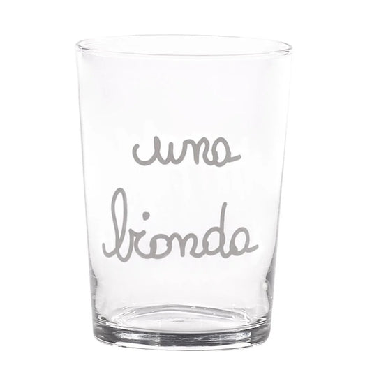 Set da 6 bicchieri in vetro con decoro serigrafato "una bionda". Aggiungi un tocco di originalità ai tuoi momenti conviviali e goditi una birra o bibita nel modo più divertente. Bicchieri festeggiare con gli amici! Dimensioni:  Ø 8,8  x 12 h cm. Disegnato e prodotto in Italia. In negozio e online su tuttochic.live