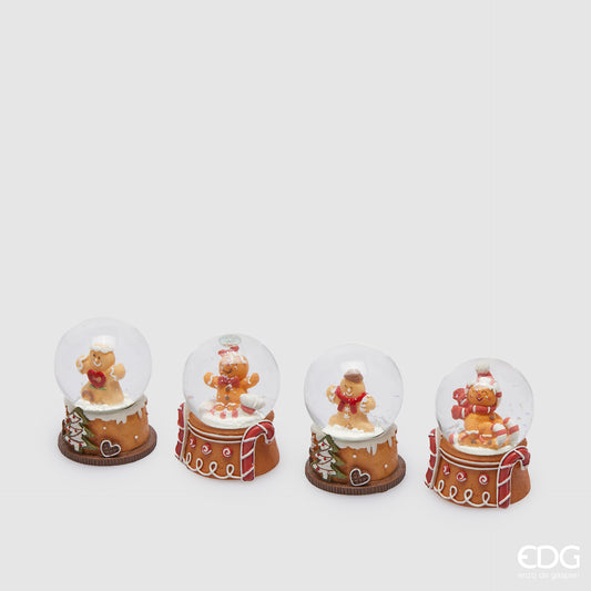 Bolla neve in resina decorata. Dimensioni: cm 4,5 x 6,5 h. In negozio e online su tuttochic.live