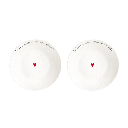 Set di 2 piatti fondi in gres porcellanato, resistenti e decorati con una frase divertente. lavabili in lavastoviglie Dimensioni: cm Ø 19,5 x h 5. In negozio e online su tuttochic.live