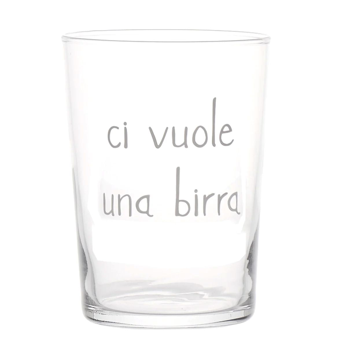 Set da 6 bicchieri in vetro con decoro serigrafato "ci vuole una birra". Aggiungi un tocco di originalità ai tuoi momenti conviviali e goditi una birra o bibita nel modo più divertente. Bicchieri festeggiare con gli amici! Dimensioni: Ø 8,8  x 12 h cm. Disegnato e prodotto in Italia. In negozio e online su tuttochic.live