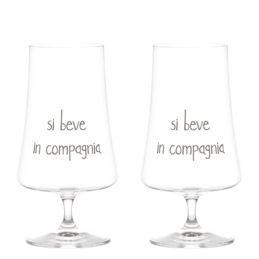 Due calici da birra realizzati in vetro di alta qualità, garantiscono una perfetta esperienza di degustazione. 550 ml. In negozio e online su tuttochic.live