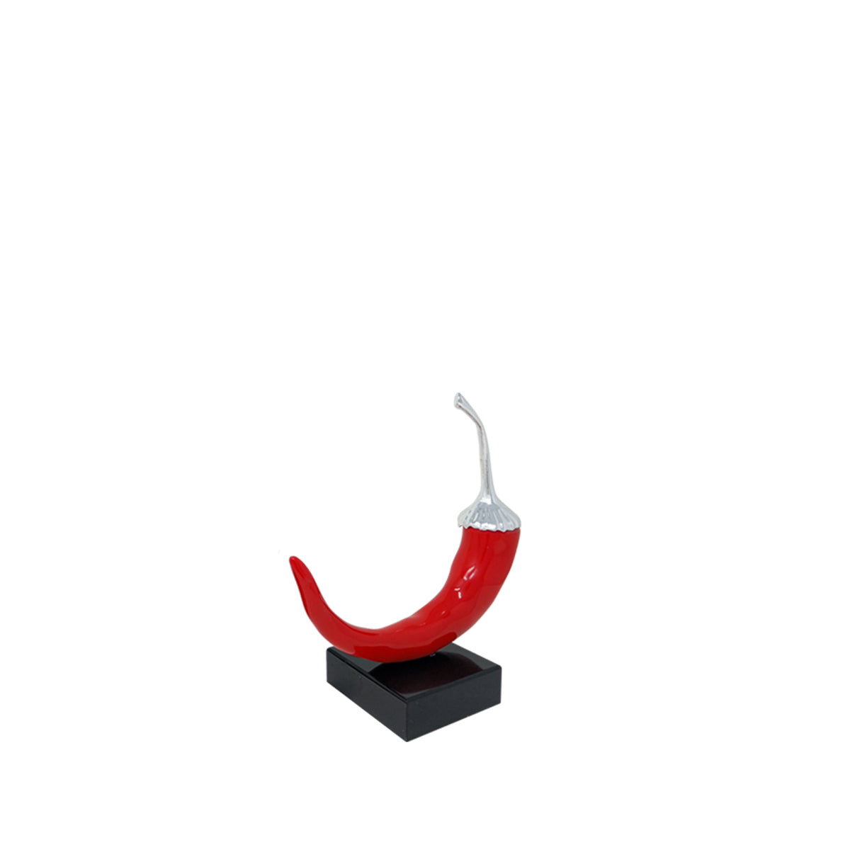 Peperoncino è una scultura moderna artigianale realizzata in resina di qualità, tutta Made in Italy. Questa fantastica opera d'arte rappresenta uno dei più classici portafortuna della tradizione italiana in una veste nuova e moderna. Dimensioni: cm 10 x 4 x 11 h - Peso: gr. 70. In negozio e online su tuttochic.live