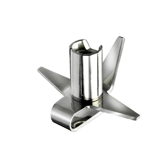 Accessorio lama universale di bamix®. Tritura, taglia e mescola tutto anche cibi congelati ed i cubetti di ghiaccio. Si utilizza direttamente nelle pentole sui fornelli. Per: minestre, creme, pesto, marmellate, gelato, frullati, frappè, pasta per pizza, impasti dolci. In negozio e online su tuttochic.live