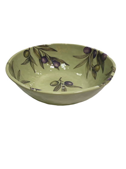 Insalatiera in melamina con decoro di foglie e frutti d'ulivo. La melamina, un materiale resistente, leggero, altamente igienico e di facile manutenzione. Dimensioni cm Ø 28 x 9,5 h. Lavabile in lavastoviglie. Non Utilizzabile in microonde e in forno tradizionale. In negozio e online su tuttochic.live
