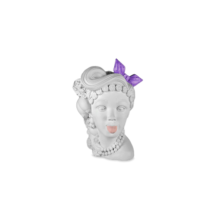 Cameo Decorativo in poliresina della esuberante e iconica collezione Sagrada Familia. Questo cameo può essere poggiato su un mobile o appeso alla parete, L'Irriverente. L’irriverente incarna la personalità di coloro che sfidano le convenzioni e abbracciano la loro individualità... In negozio e online su tuttochic.live