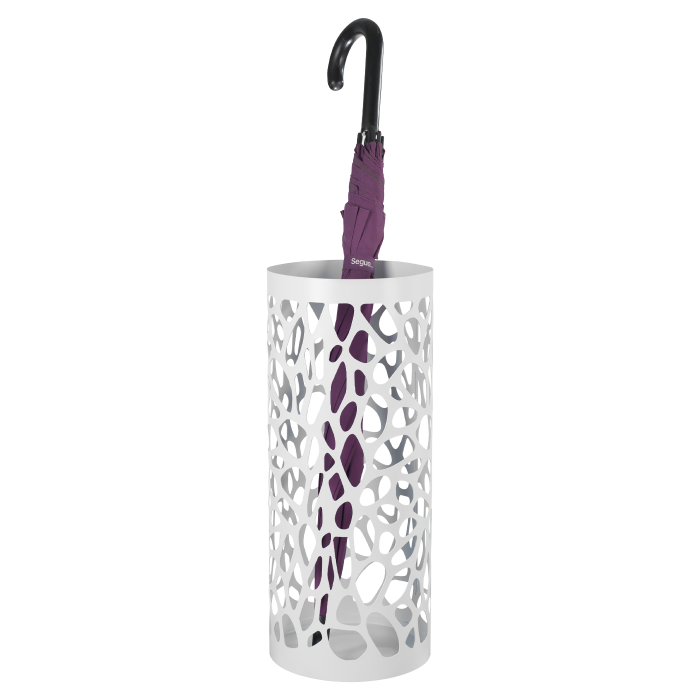 Realizzato in metallo e decorato con fori, offre un modo elegante per riporre i tuoi ombrelli Dimensioni: cm 20 x 45 h. In negozio e online su tuttochic.live