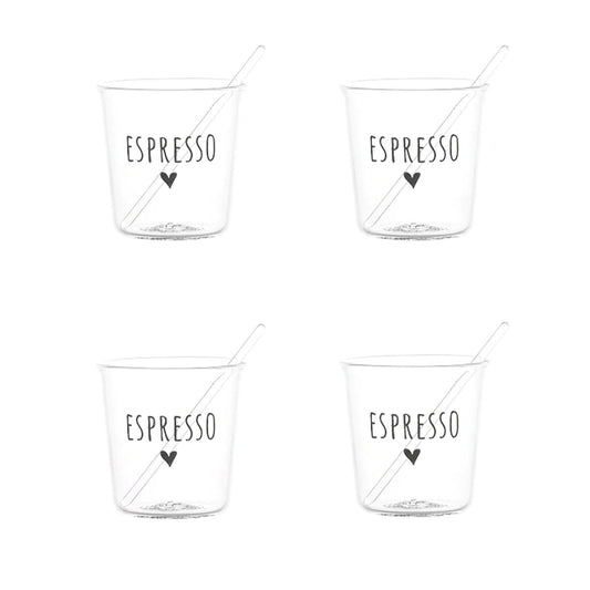 Goditi il tuo espresso con stile e un pizzico di ironia con il set di 4 bicchierini espresso "ESPRESSO". Realizzati in resistente vetro borosilicato con decoro "Pausa Caffè" in nero. Lavabili in lavastoviglie. Dimensioni: Ø 5.8 cm x h 6 cm - palettina in vetro inclusa.  In negozio e online su tuttochic.live