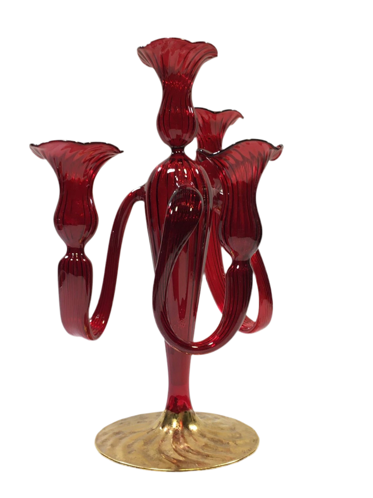 Candeliere 4 fiamme in vetro soffiato di colore rosso/oro, prodotto lavorato, rifinito e decorato completamente a mano. Made in Italy. Dimensioni: cm 21 x 34 h. In negozio e online su tuttochic.live