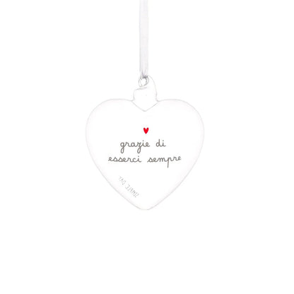 La pallina cuore "grazie di esserci sempre" è un allegro decoro da appendere, realizzato in vetro borosilicato. cm 11. In negozio e online su tuttochic.live