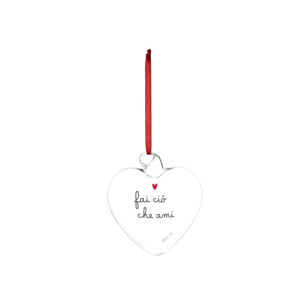 La pallina cuore "fai ciò che ami" è un allegro decoro da appendere, realizzato in vetro borosilicato. cm 11. In negozio e online su tuttochic.live