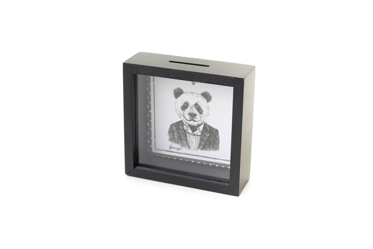 Salvadanaio "My Friend's Home" con cassetta in legno e vetro trasparente.  Disponibile in 2 decori,  Dimensioni: 15x15x5 cm. In negozio e online su tuttochic.live