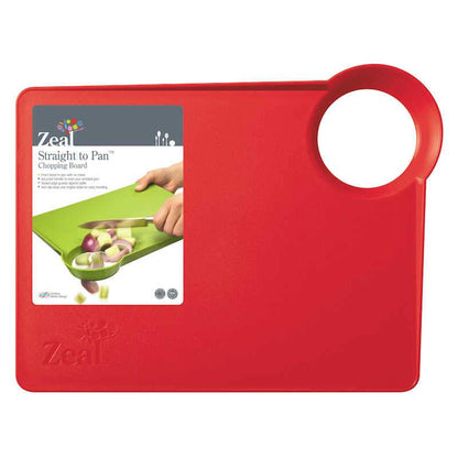 Tagliere da cucina Zeal con foro e guida per alimenti in plastica resistente di colore rosso.