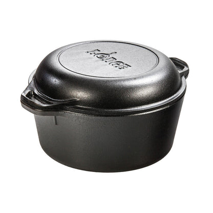 Forno olandese in ghisa composto da una casseruola e una padella che diventa coperchio a doppio manico. Capacità: 4,7 Lt. In negozio e online su tuttochic.live 