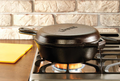 Pentole ad incastro in ghisa di forma tonda. Il coperchio si trasforma in padella Capacità: 2,84 Lt• Peso: 6,16 kg. In negozio e online su tuttochic.live 