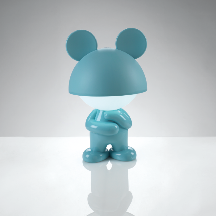Lampada a led in ABS celeste per cameretta. Durate batteria: 4-8 ore. Cavo usb-c incluso. Dimensione: 16,5 x 16,5 x 28 cm. In negozio e online su tuttochic.live