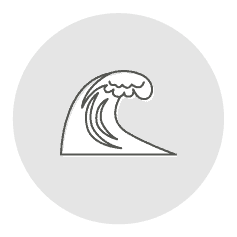 Oceanbox Surf ti fa venir voglia di trascorrere una giornata al mare. Il ritmo eterno delle onde, la brezza fresca e il richiamo dei gabbiani ci fanno rilassare subito. I suoni dell'oceano vengono attivati ​​da un rilevatore di movimento Ricaricabile Dimensioni: cm 10,8 x 5 x 11,5 h. In negozio e online su tuttochic.live