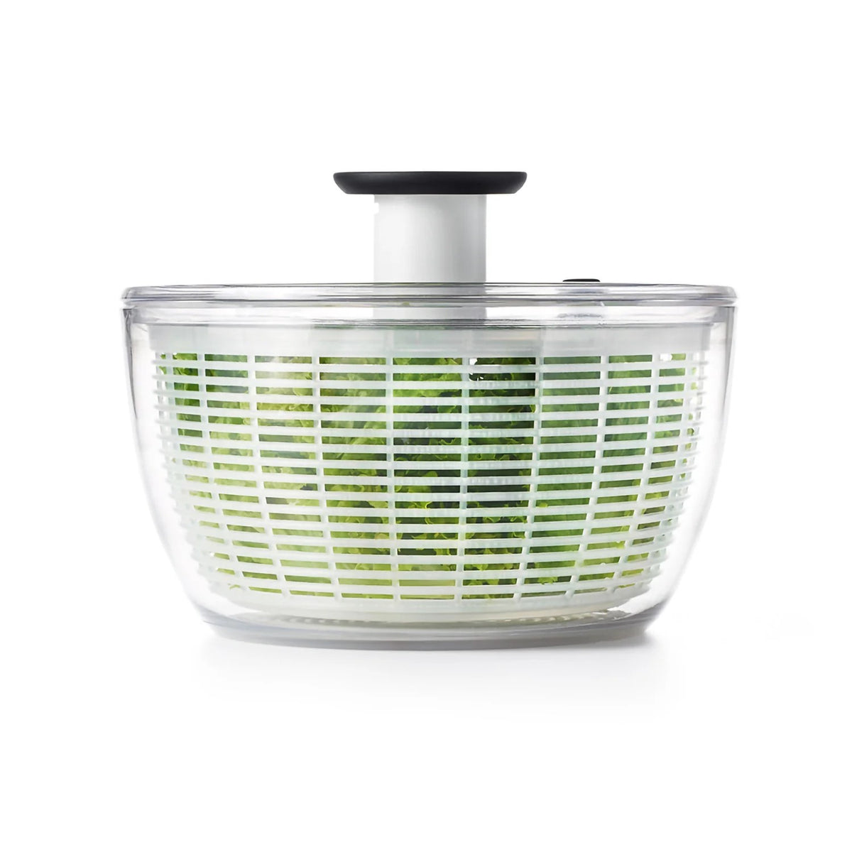 Perfetta per lavare insalata, erbe o frutti di bosco con meccanismo a pompa brevettata, pulsante freno centrifuga e base antiscivolo. Cestello e recipiente utilizzabili anche singolarmente. In negozio e online su tuttochic.live 