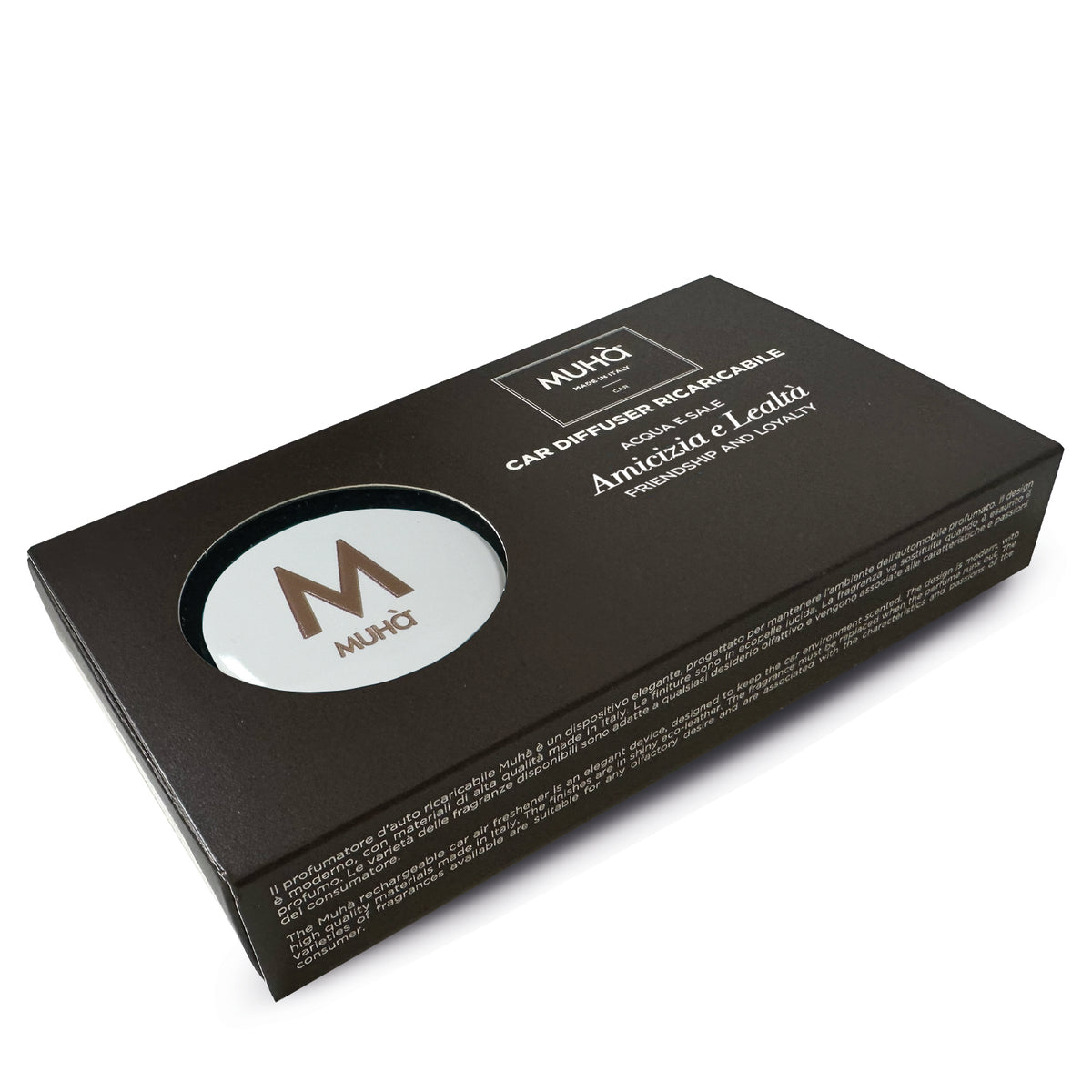 Rivestito in ecopelle lucida bianca, dal design accattivante e moderno, con rilascio graduale di profumi ricchi e corposi che garantiscono una lunga durata. ACQUA E SALE La fragranza  sprigiona la freschezza della brezza del mare carica di ozono e dei profumi... Dimensioni: Ø 5,3 cm. In negozio e online su tuttochic.live