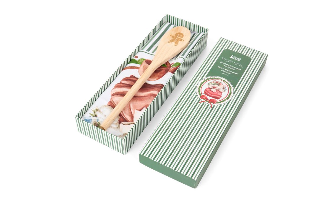 Confezione regalo natalizia aperta a righe bianche e rosse della linea Magic Noel Nuvole di Stoffa con strofinaccio e mestolo in legno inciso con un sacco dei regali, Tutto Chic.