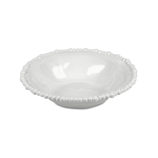 Set 6 piatti fondi in melamina di colore bianco dell'innovativa collezione Joke. Tonalità pastello e caratteristico bordo rivestito di micro sfere ornamentali fanno della linea in melamina un ottimo alleato per la tavola. Lavabile in Lavastoviglie. No Microonde Dimensioni: Ø 21,5 cm. In negozio e online su tuttochic.live