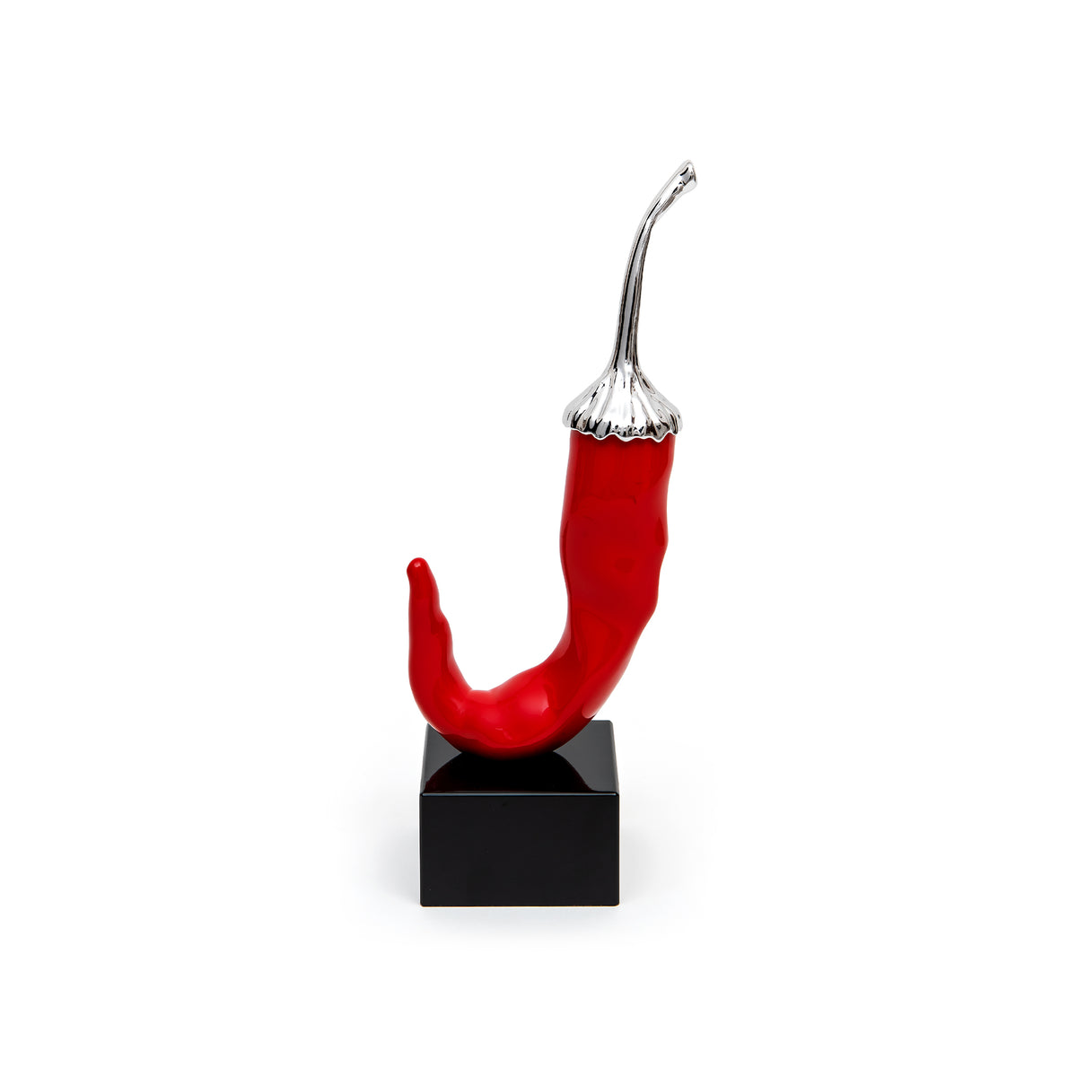 Peperoncino è una scultura moderna artigianale realizzata in resina di qualità, tutta Made in Italy. Questa fantastica opera d'arte rappresenta uno dei più classici portafortuna della tradizione italiana in una veste nuova e moderna.  Dimensioni: cm 14 x 11 x 34 h - Peso: kg. 1,06. In negozio e online su tuttochic.live