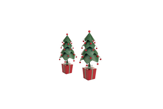 Set di due alberi di Natale stilizzati in metallo verde con base a forma di pacco regalo rosso e palline pendenti, collezione Vintage Toys Nuvole di Stoffa, Tutto Chic.