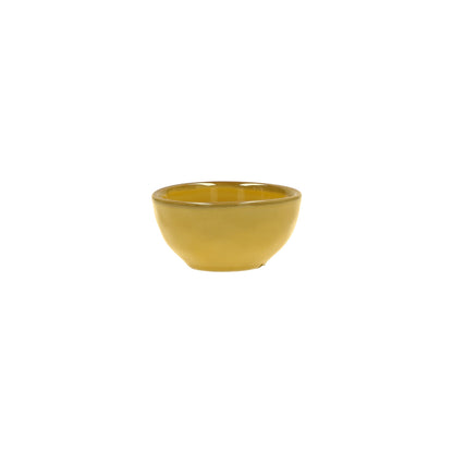 Ciotolina in porcellana di colore giallo ocra, in gres porcellanato. Dimensioni: cm Ø 7 x 3,5 h. In negozio e online su tuttochic.live