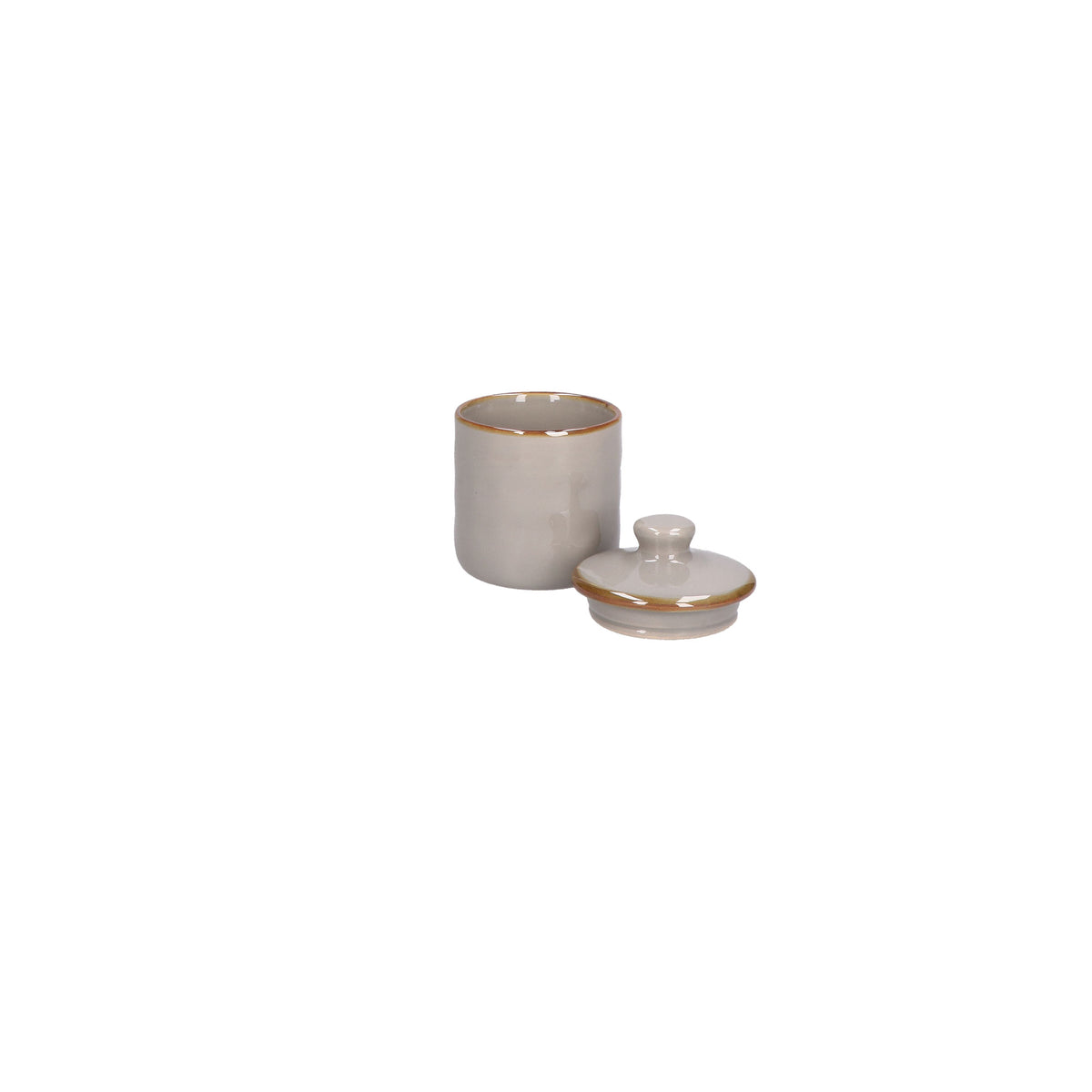 Contenitore barattolo in gres porcellanato di colore grigio perla. Dimensioni e capacità: 200 ml Concerto, con le sue tonalità iconiche e forme materiche, arriva anche in cucina grazie alla nuova collezione di Barattoli. Oggetti funzionali dal sapore contemporaneo. In negozio e online su tuttochic.live 