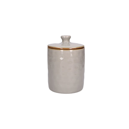 Contenitore barattolo in gres porcellanato di colore grigio perla. Dimensioni e capacità: 1100 ml Concerto, con le sue tonalità iconiche e forme materiche, arriva anche in cucina grazie alla nuova collezione di Barattoli. Oggetti funzionali dal sapore contemporaneo. In negozio e online su tuttochic.live 