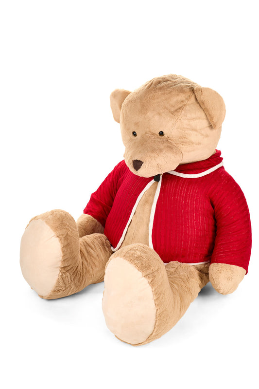 Orso di peluche gigante della collezione Vintage Toys di Nuvole di Stoffa, alto 100 cm, colore nocciola con giacca rossa in maglia e bottone in legno.
