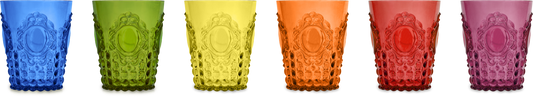 Set di 6 bicchieri da acqua colori assortiti in acrilico della collezione Baroque & Rock Anniversary. Opulenta e fastosa, minuziosa in ogni suo dettaglio. Dimensioni singolo bicchiere: Ø 8,5 cm / h 5 cm Lavabile in lavastoviglie, no microonde. In negozio e online su tuttochic.live