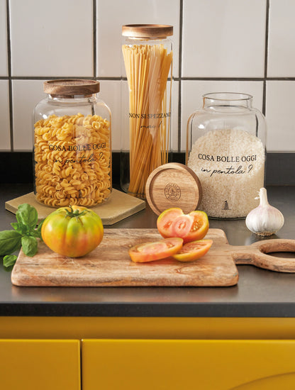 Barattolo per spaghetti in vetro borosilicato trasparente decorato con tappo ermetico in legno scuro cm ø 9 x h 29,5 - 1300 ml. In negozio e online su tuttochic.live