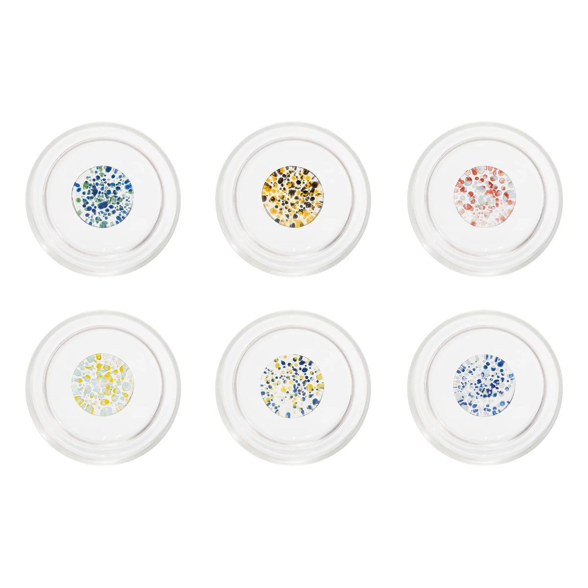 I bicchieri Teca Terrazzo contengono un elemento decorativo astratto realizzato a mano con piccoli frammenti di vetro colorato, in sei diverse accordi cromatici. Dimensioni: Ø 8x h 10,5 cm - 35 cl. In negozio e online su tuttochic.live