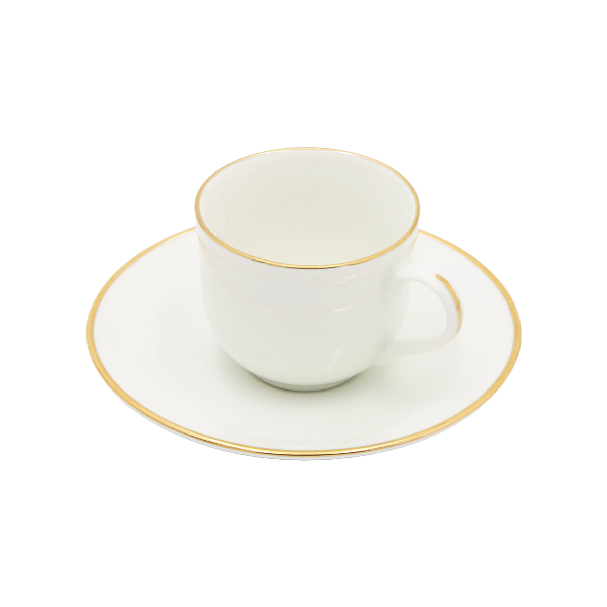 Set di 6 tazzine caffè con piattino in porcellana bianca con filo oro. Esalta il tuo caffè con l'eleganza e lo stile di MAESTÀ. Questo set di tazzine con piattino è realizzato in porcellana satin con un filo d'oro, aggiungendo un tocco di lusso alla tua pausa caffè. In negozio e online su tuttochic.live