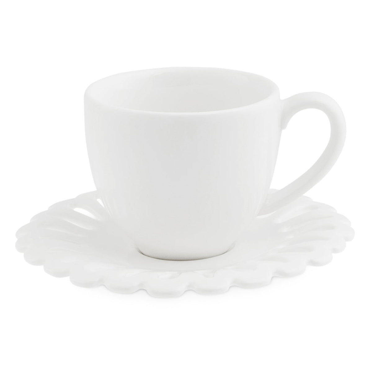 La tazzina da caffè Giulietta è un set esclusivo composto da 6 pezzi realizzati con pregiata porcellana bianca traforata. In negozio e online su tuttochic.live