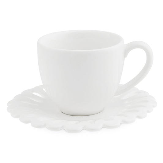 La tazzina da caffè Giulietta è un set esclusivo composto da 6 pezzi realizzati con pregiata porcellana bianca traforata. In negozio e online su tuttochic.live