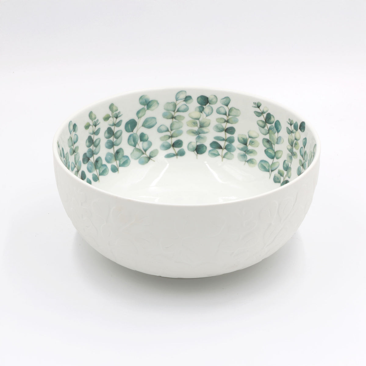 L’Insalatiera Sempreverde unisce l’eleganza raffinata della satin porcelain alla delicatezza di un decoro a rilievo ispirato alla natura. Ø cm 23 x h 10,5. In negozio e online su tuttochic.live 