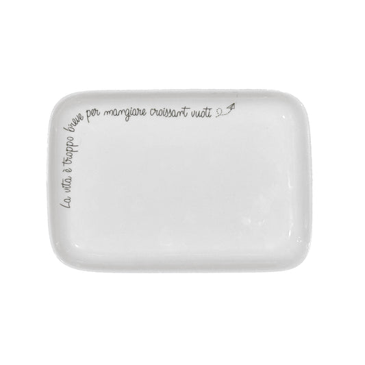 Piattino rettangolare in porcellana bianca. Una collezione composta da oggetti funzionali dal design moderno. cm 22 x 15. In negozio e online su tuttochic.live
