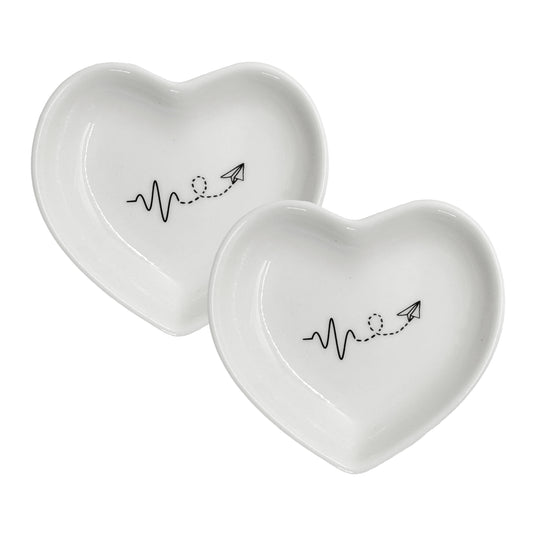 2 ciotoline a forma di cuore per alimenti in porcellana bianca decorata. Dimensioni singolo pezzo: cm 7,5 x 7,5 x h 1,5. In negozio e online su tuttochic.live