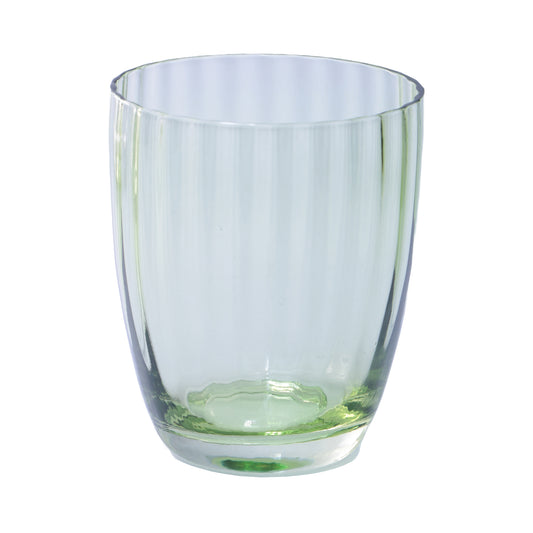 Esalta la tua esperienza di bere con questo elegante set di bicchieri della collezione Prismia di Rose & Tulipani. Ogni bicchiere è realizzato con maestria in vetro soffiato e arricchito da un delicato colore verde trasparente. Capacità: 310 ml - Dimensioni: cm 8,5 x 10,5 h. In negozio e online su tuttochic.live 