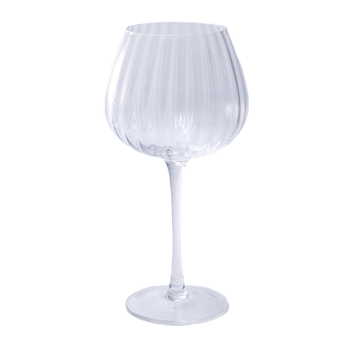 Rendete unica ogni occasione con il set di calici trasparenti della collezione Prismia di Rose & Tulipani. Realizzati in pregiato vetro soffiato e arricchiti da un delicato colore in pasta. Capacità: 460 ml - Dimensioni: cm 10 x 20 h. In negozio e online su tuttochic.live 
