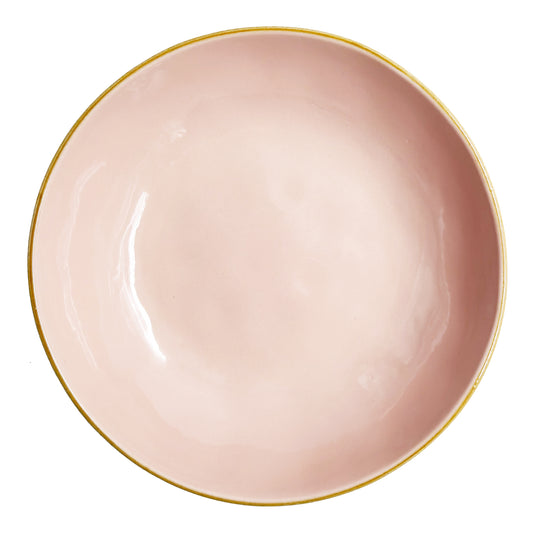 Piatto fondo di colore rosa cipria della linea Concerto. Materiale: Stoneware Dimensioni: Ø 21 cm Lavabile in lavastoviglie. In negozio e online su tuttochic.live