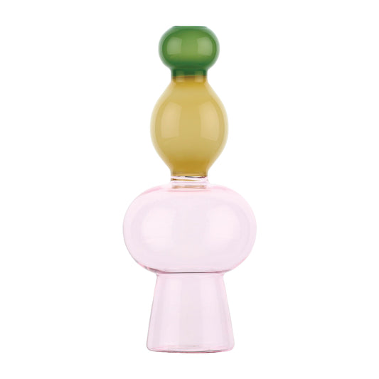 Vaso monofiore in vetro borosilicato. Più che vasi, sembrano piccole sculture in vetro dal design originale e contemporaneo, che regalano a ogni stanza personalità e luce. Alchimia è un omaggio retrò agli alambicchi. Dimensioni: cm Ø 10.5 x 26.5 h. In negozio e online su tuttochic.live