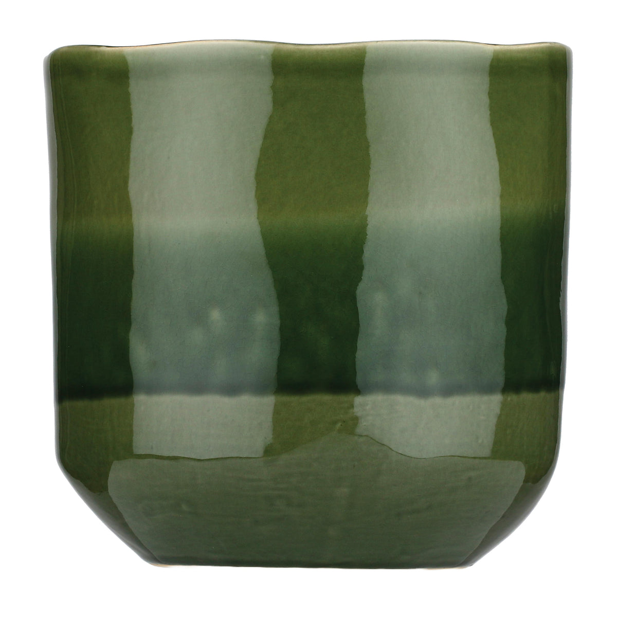 Cachepot in gres decorato con smalto craquelè di colore verde sono pronte a ospitare piante e fiori, per rispondere a un gusto sobrio ed elegante. In negozio e online su tuttochic.live
