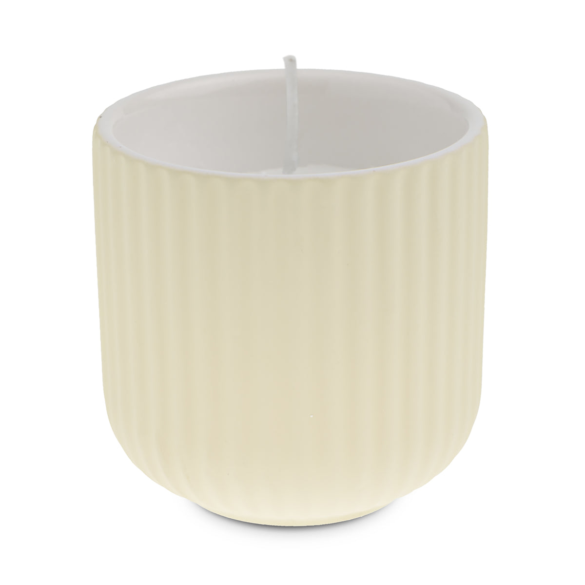 Sofisticata e unica, la candela profumata "Soffidiluce" è un'opera d'arte in ceramica, con un delicato effetto tattile. Disponibile in tre eleganti colori, dona un'atmosfera incantata e rilassante a ogni ambiente. Dimensioni: Ø 9 x 9 h cm. In negozio e online su tuttochic.live