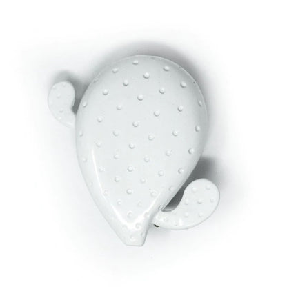Gli umidificatori da termosifone “Cactus pala” pensati per essere appesi ai termosifoni di ogni stanza e possono essere lasciati lì tutto l’anno come elemento decorativo. Peso: 400 gr Dimensioni: 20 x 20 x 6 cm Utilizzo: umidificatore per termosifone, vaso per fiori da parete. In negozio e online su tuttochic.live