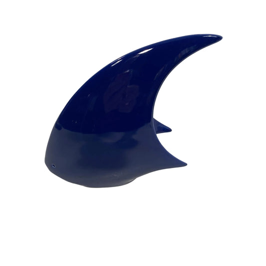 Scultura moderna a forma di pesce a tre punte in ceramica smaltata blu brillante, lavorazione artigianale alta qualità, Tutto Chic.