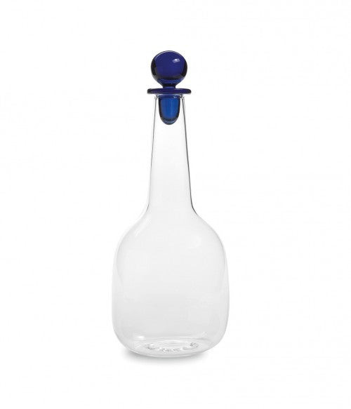 Bottiglia fatta a mano in vetro borosilicato, resistente agli shock termici. Design Federico de Majo 2015. Dimensioni: Ø 12 x h 30,8 cm Capacità: 140 cl. In negozio e online su tuttochic.live